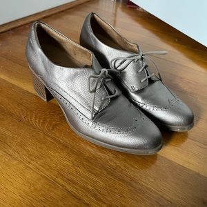 Gold oxfords, size 8